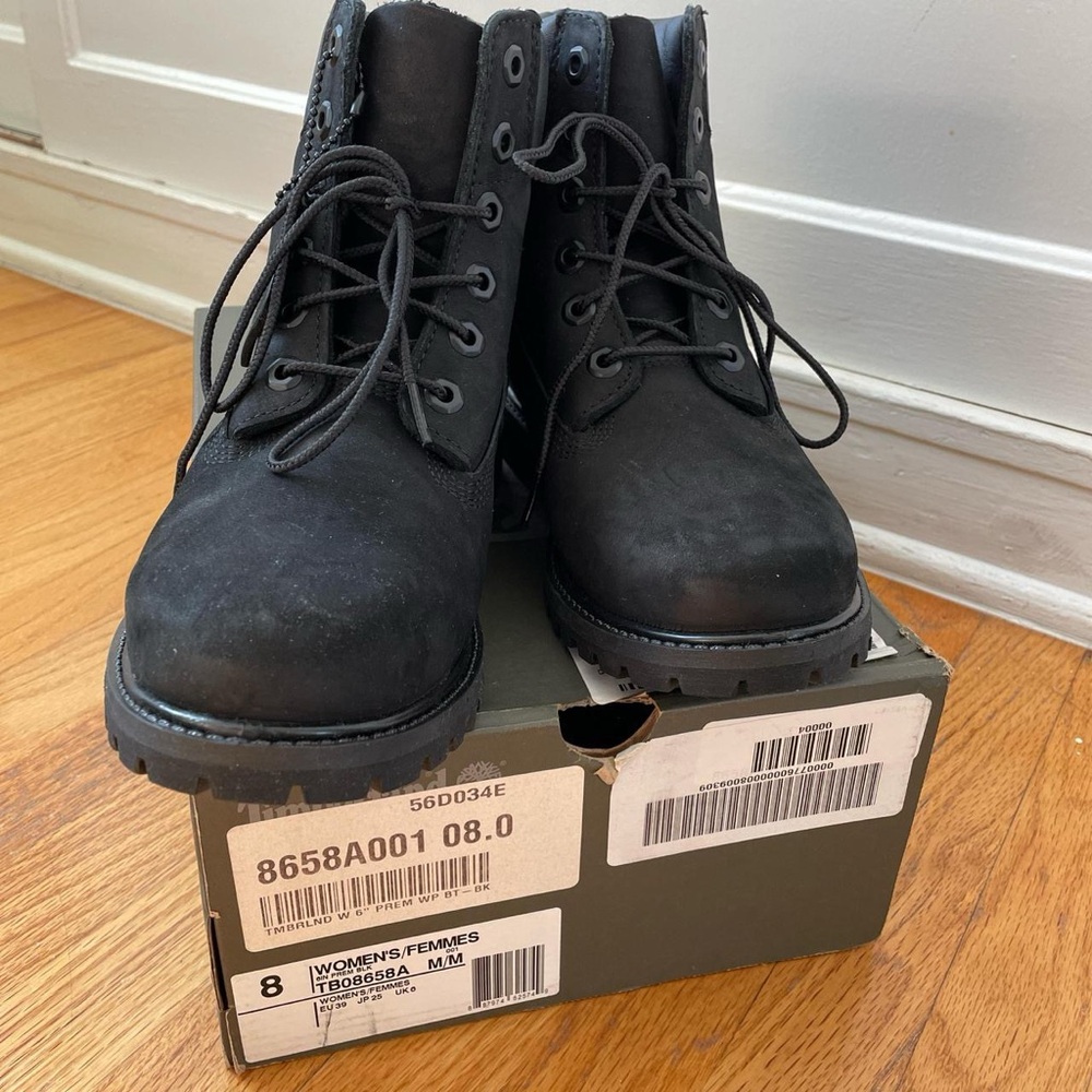 Black Timberland 6 inch boots - Picture 5 of 6